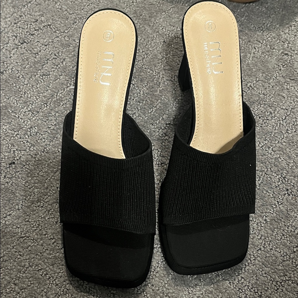 Mi Black Square-Toe Slip-On Block Heel Mules